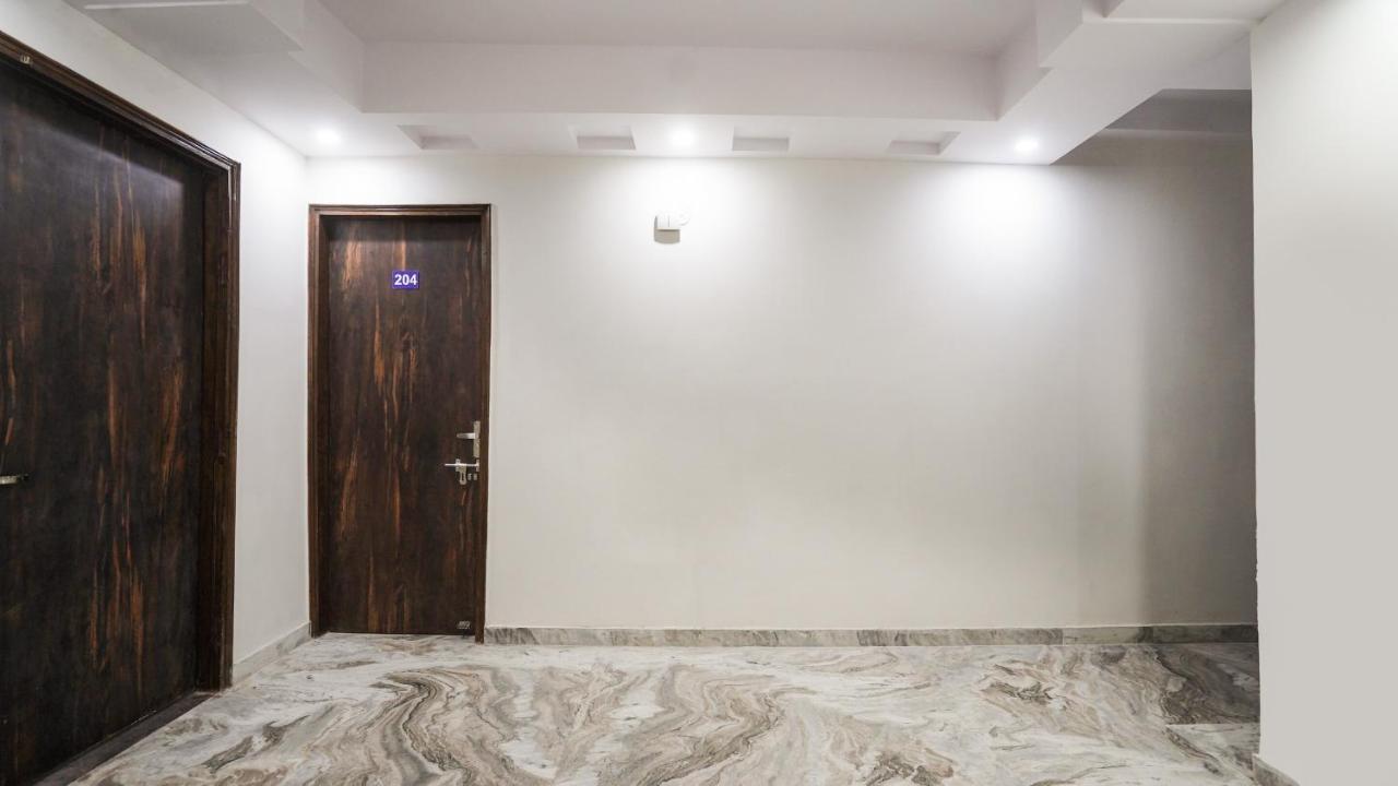 Oyo 67278 Metro Hotel New Delhi