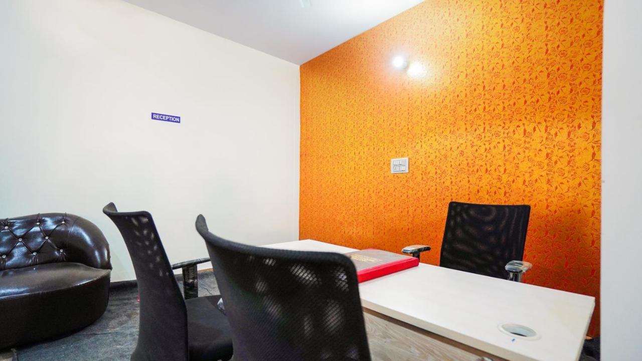 Oyo 67278 Metro Hotel 3*