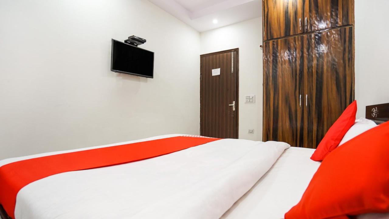 Oyo 67278 Metro New Delhi